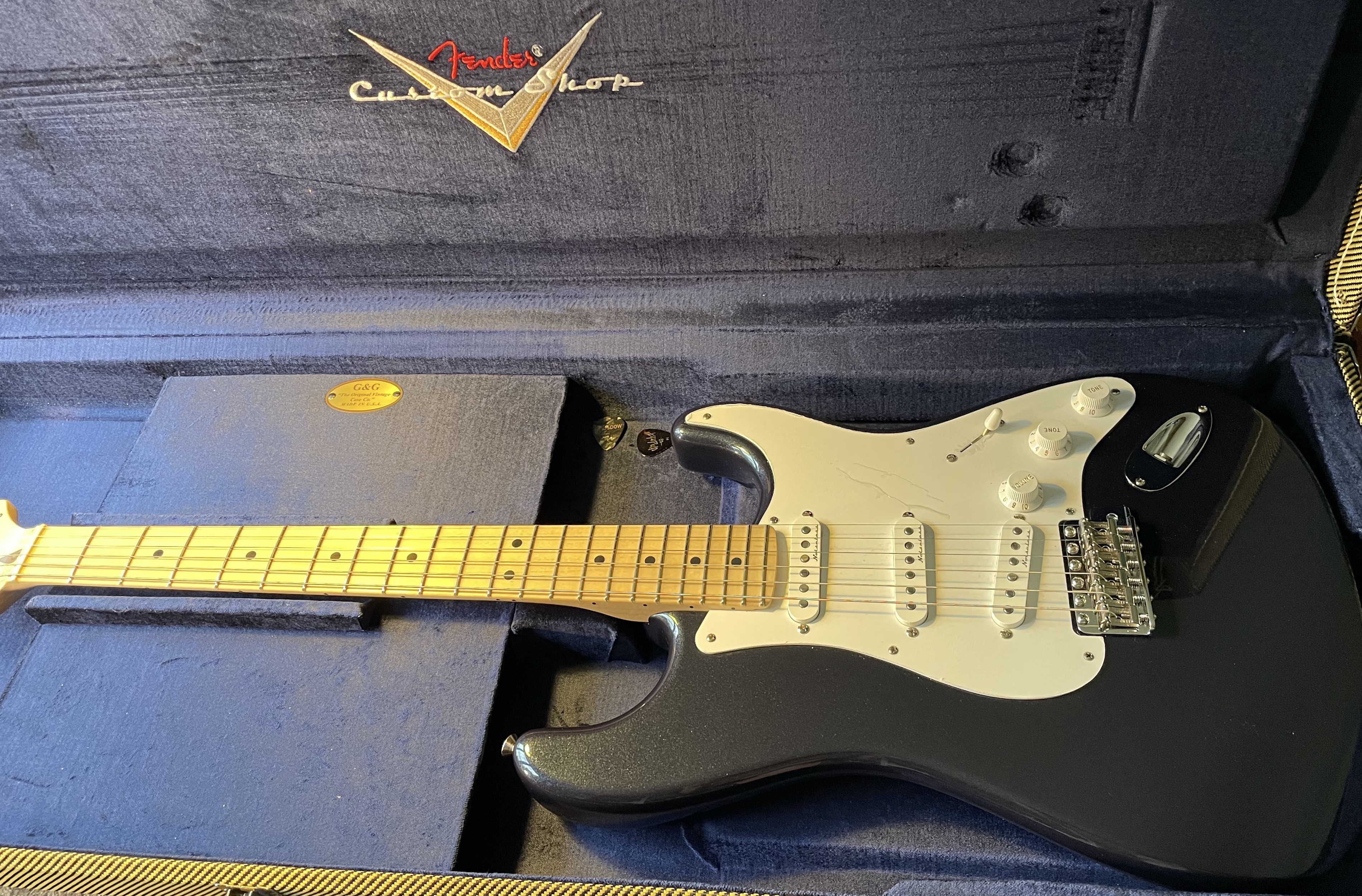 Rabbit Guitars Workshop and Fretwork